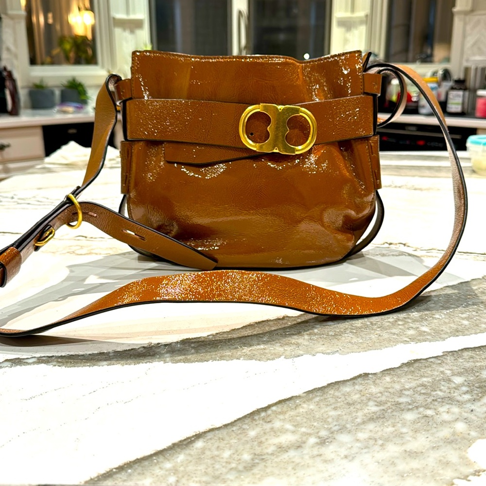 Tory Burch Gemini Link Patent Cross-body bag